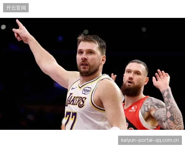 NBA明星伤愈复出首秀：超预期表现掀起赛场狂潮