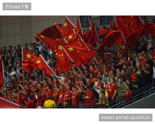 球星恢复训练被俱乐部晒出，球迷欢呼如潮
